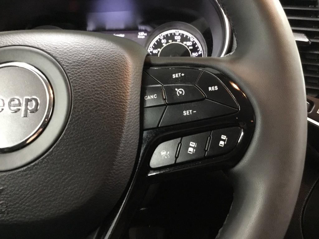 Used 2023 Jeep Cherokee Altitude Lux AWD/4WD image 40
