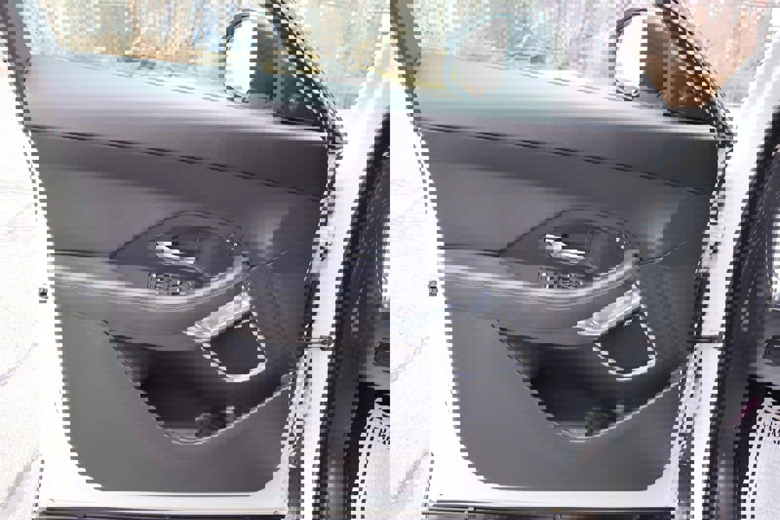 Used 2019 Jaguar E-PACE S image 22