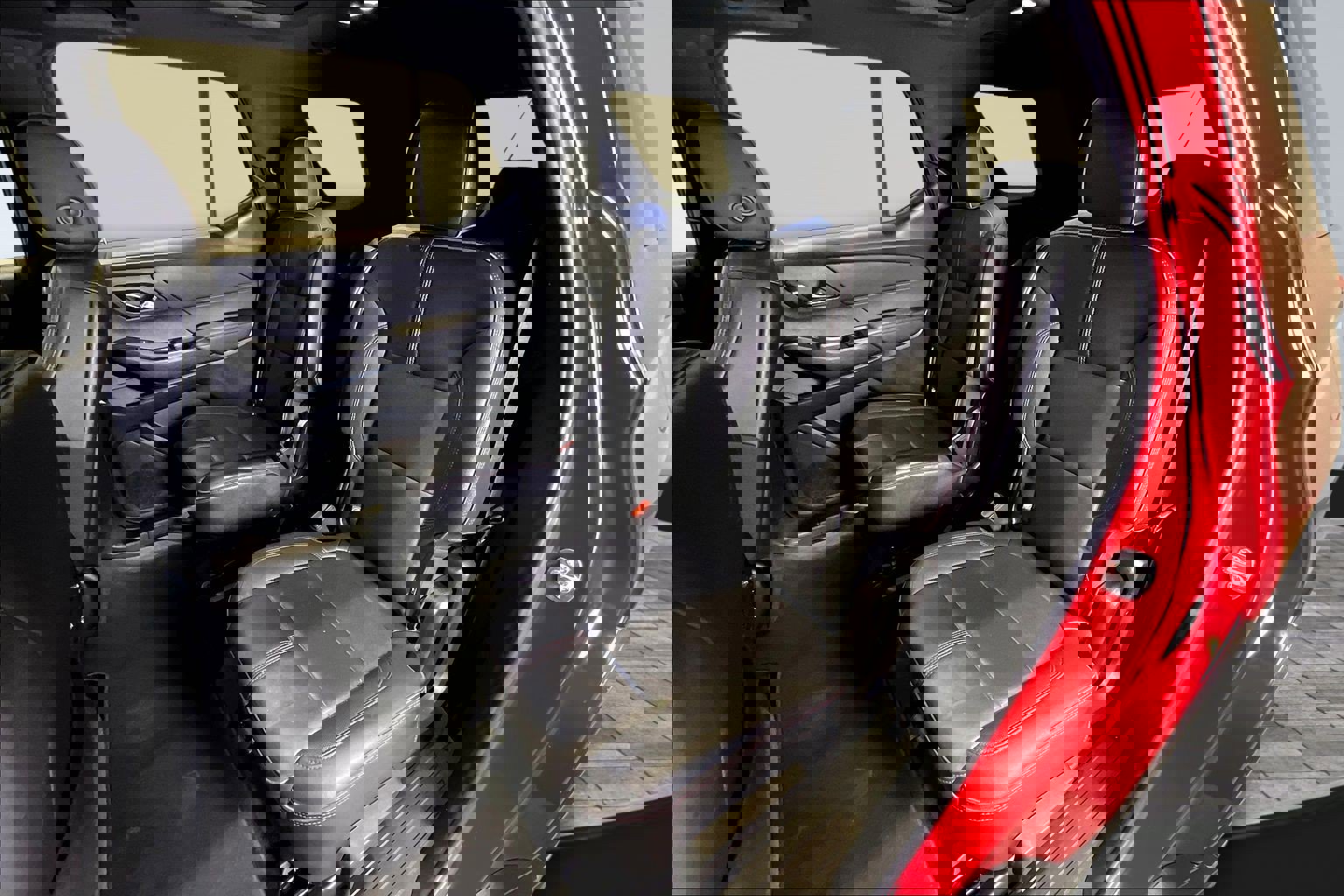 Used 2023 Chevrolet Traverse RS image 21