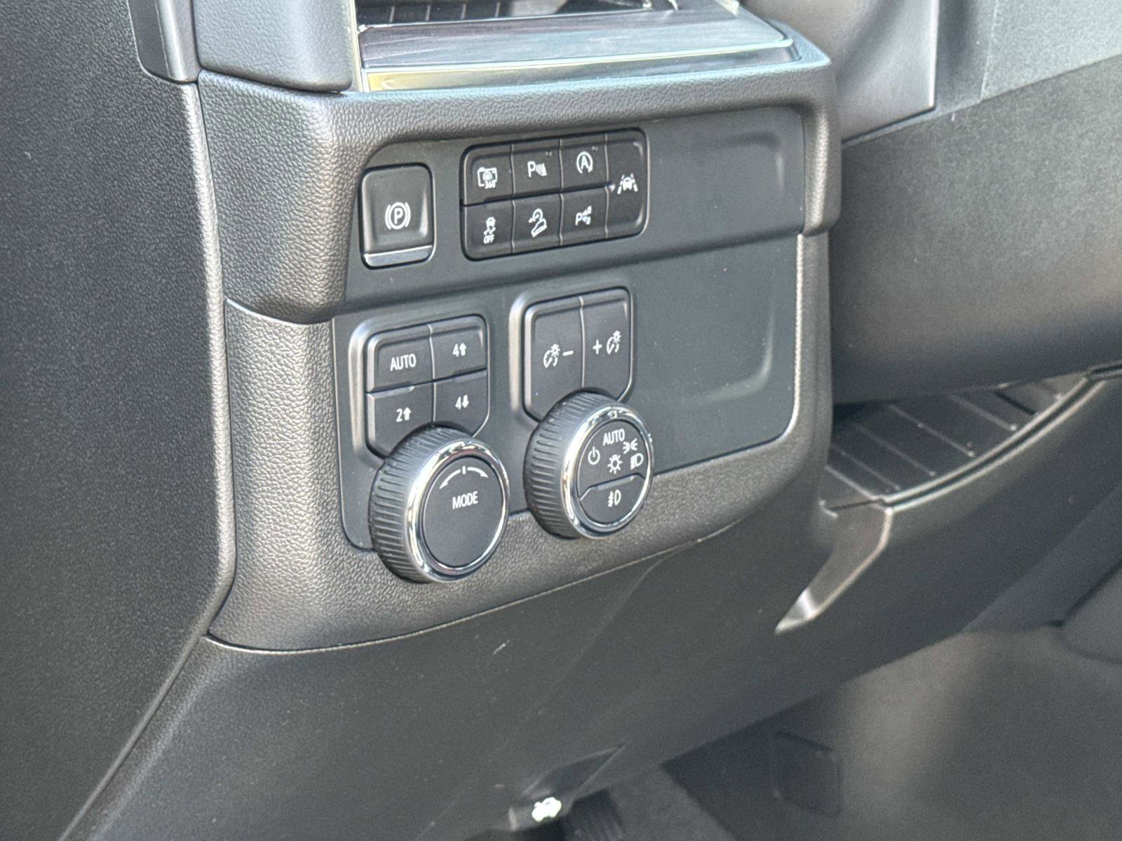 Certified 2025 Chevrolet Tahoe Z71 image 12