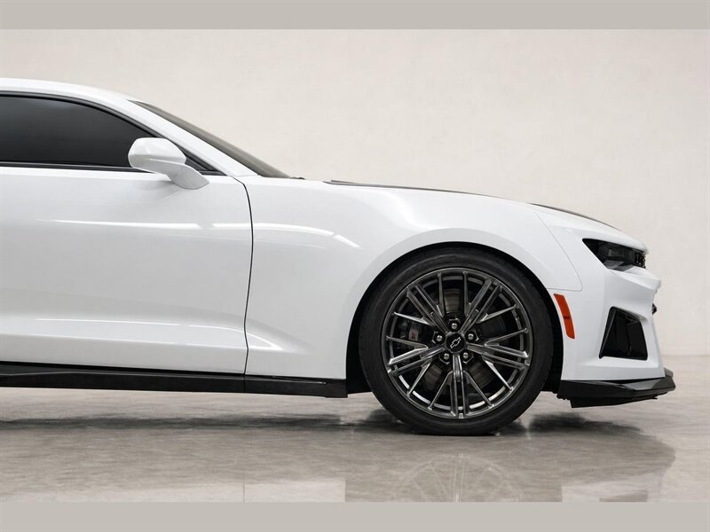 Used 2022 Chevrolet Camaro ZL1 RWD image 6