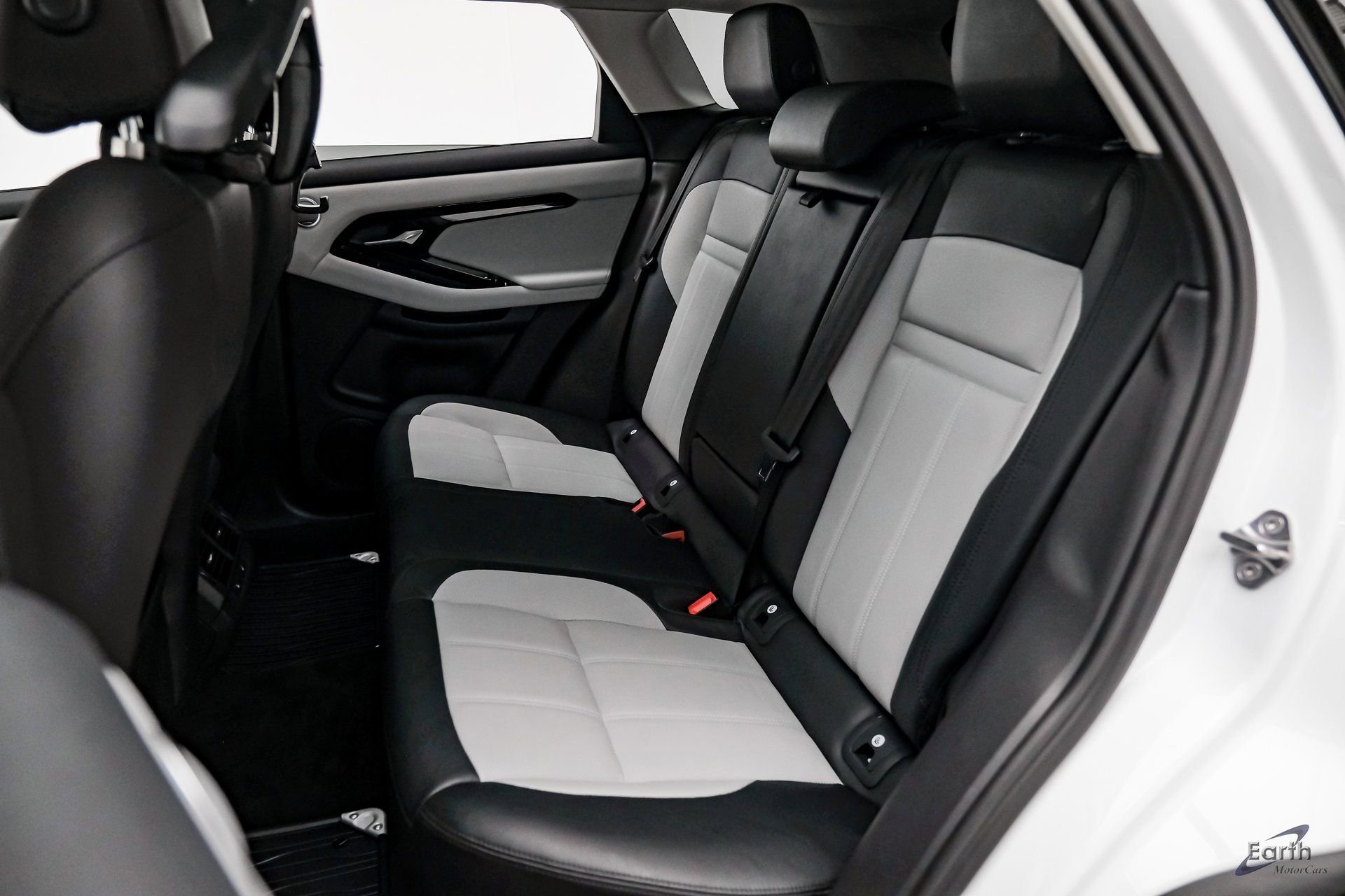 Used 2024 Land Rover Range Rover Evoque Dynamic SE image 74