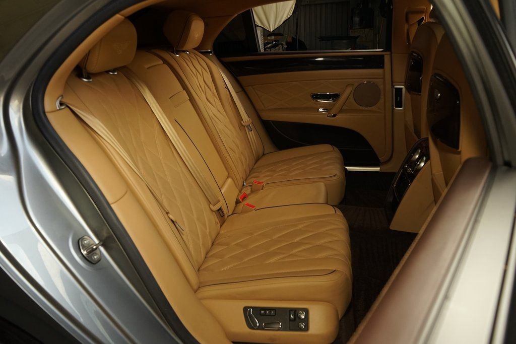 Used 2016 Bentley Flying Spur W12 image 19