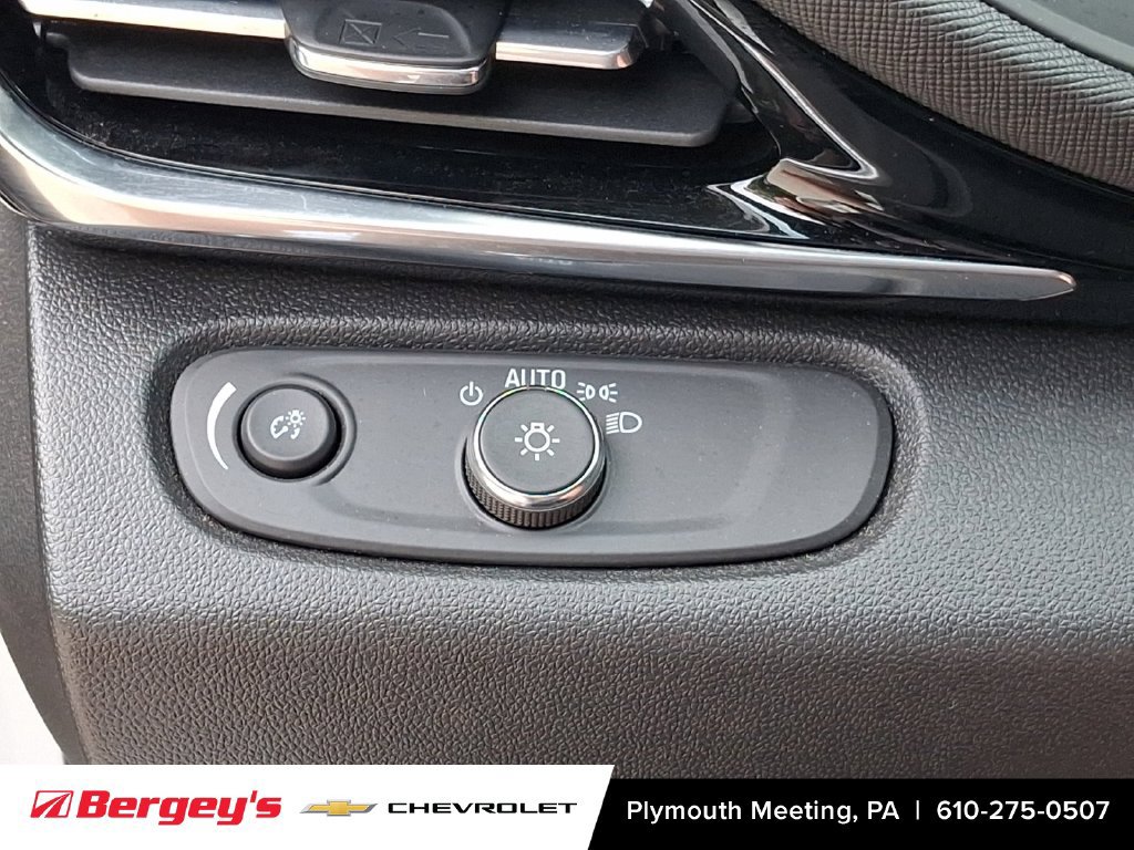 Certified 2024 Buick Envista Sport Touring FWD image 28