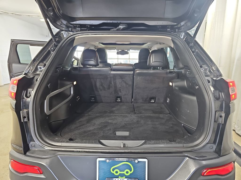 Used 2016 Jeep Cherokee Limited AWD/4WD image 15