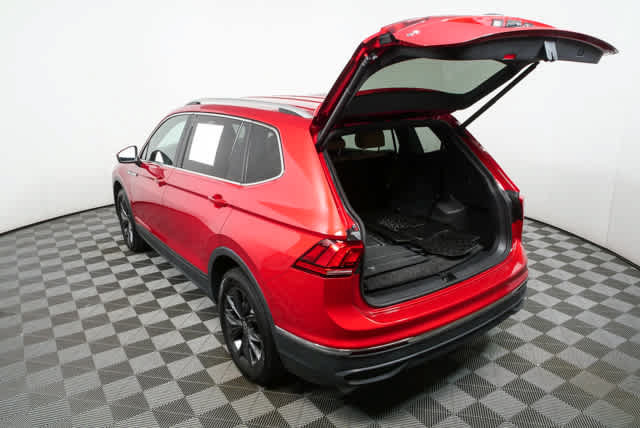 Certified 2023 Volkswagen Tiguan SE FWD image 31