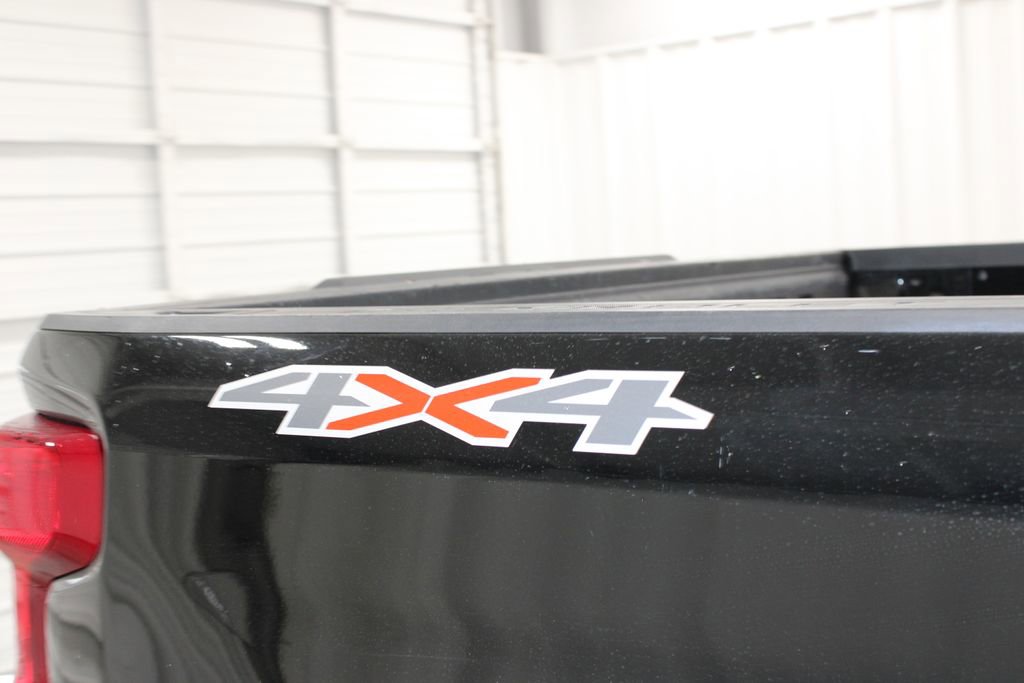 Used 2025 Chevrolet Silverado 1500 LT image 14