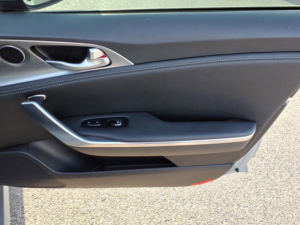 Used 2022 Kia Stinger GT1 image 16