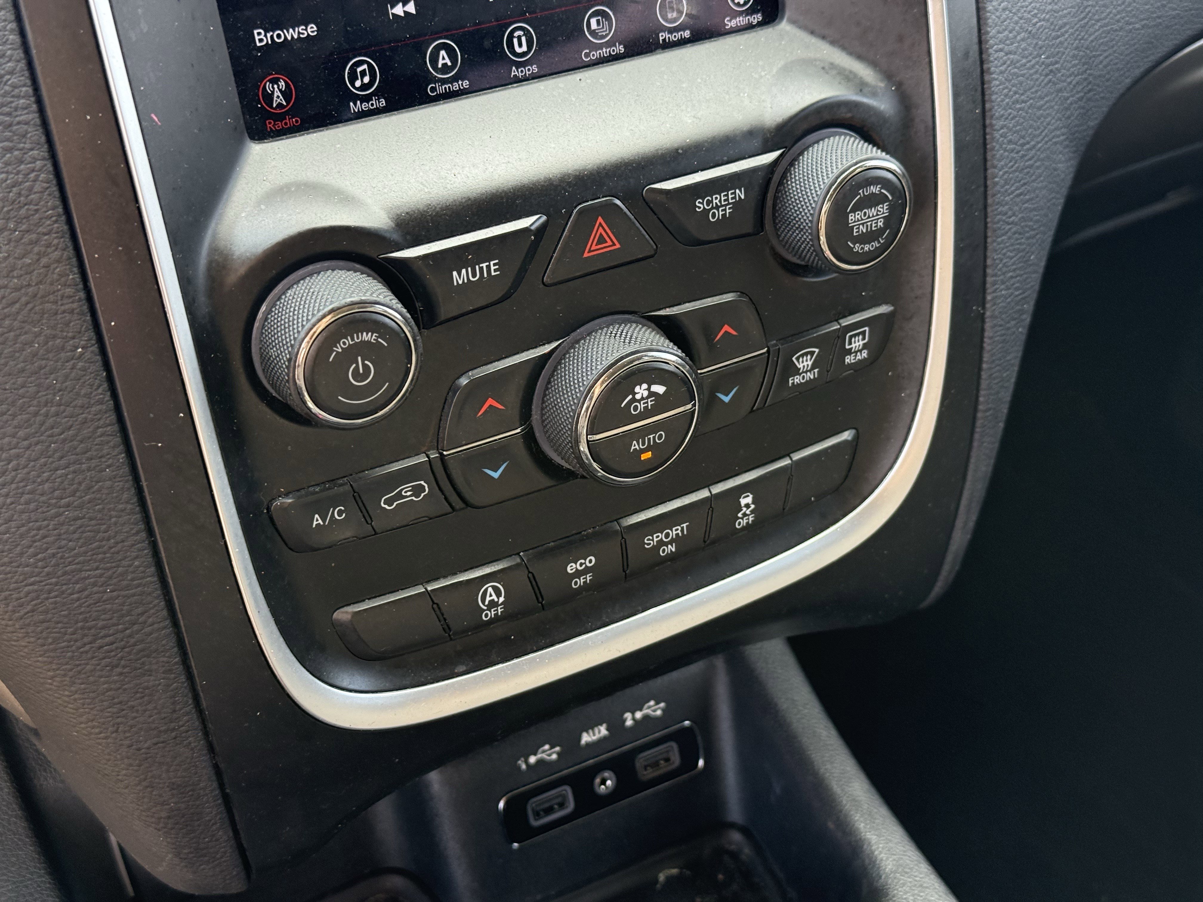 Used 2020 Dodge Durango SXT w/ 3rd Row Seating Group image 21