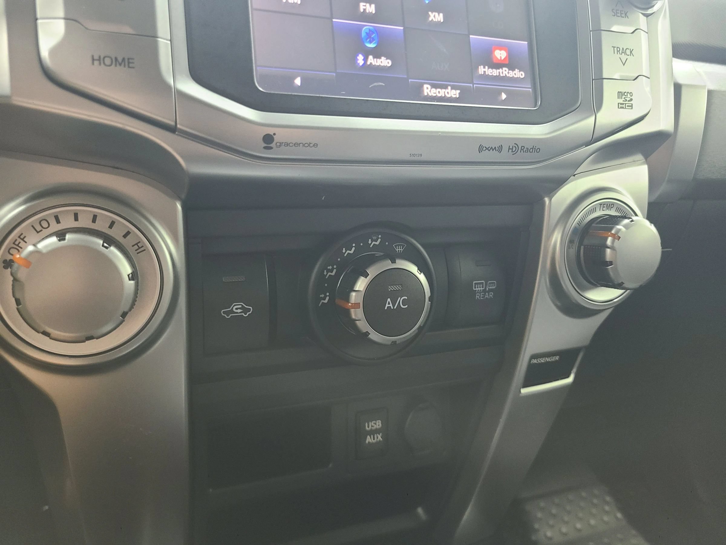 Used 2017 Toyota 4Runner SR5 AWD/4WD image 32