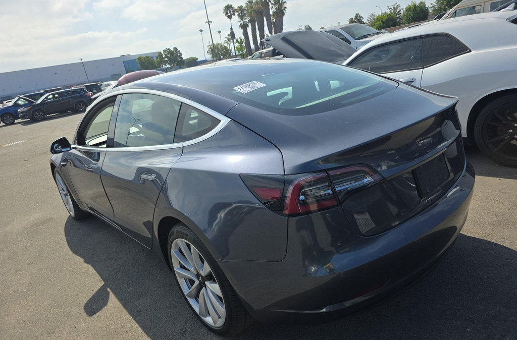 Used 2018 Tesla Model 3 Mid Range RWD image 4
