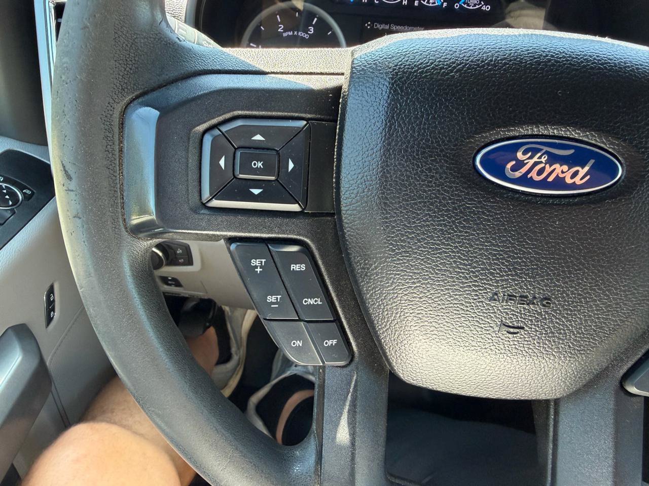 Used 2017 Ford F250 XLT w/ XLT Value Package AWD/4WD image 32