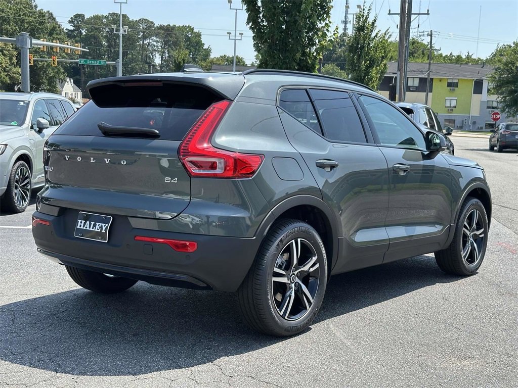New 2026 Volvo XC40 B4 Plus w/ Climate Package image 19