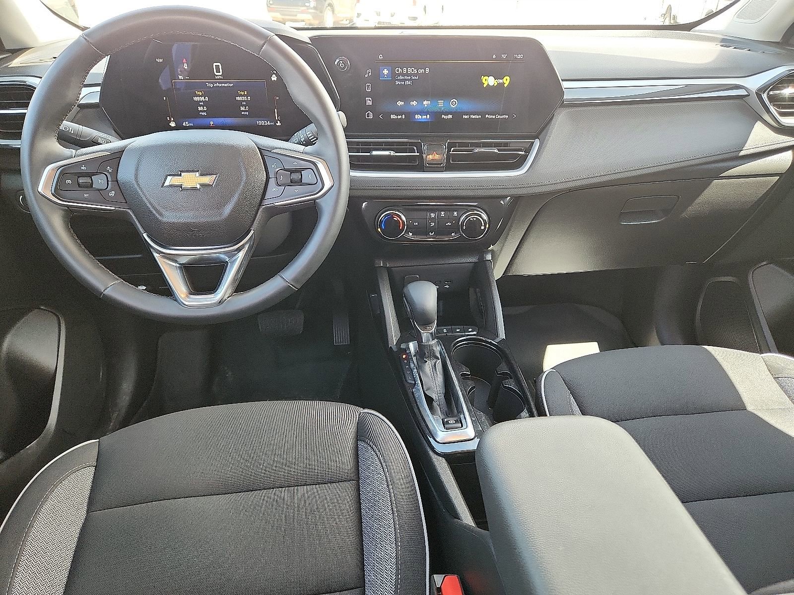 Used 2024 Chevrolet TrailBlazer LT w/ LT Cold Weather Package FWD image 10
