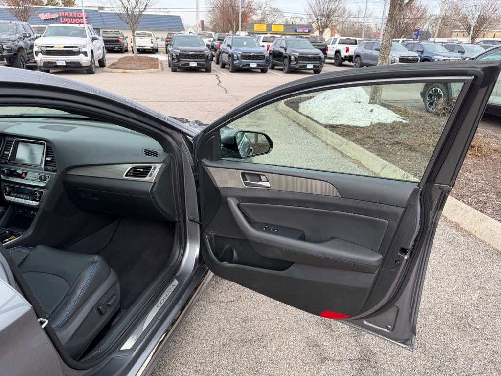 Used 2018 Hyundai Sonata Limited image 23
