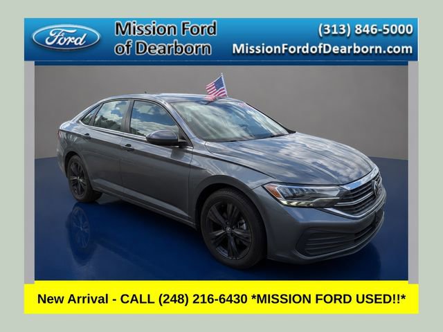 Used 2022 Volkswagen Jetta SE w/ Panoramic Sunroof Package