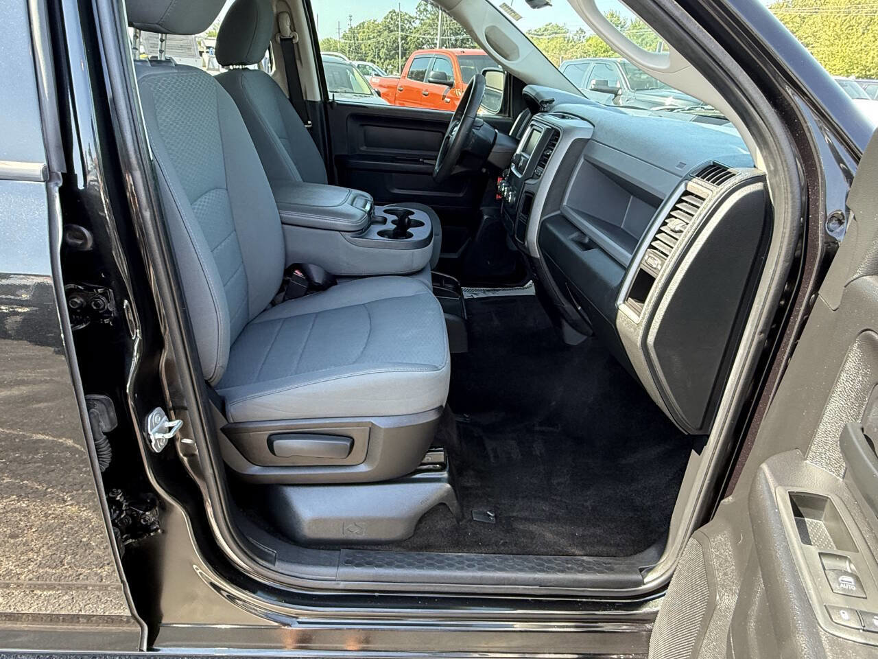 Used 2015 RAM 1500 Express image 27