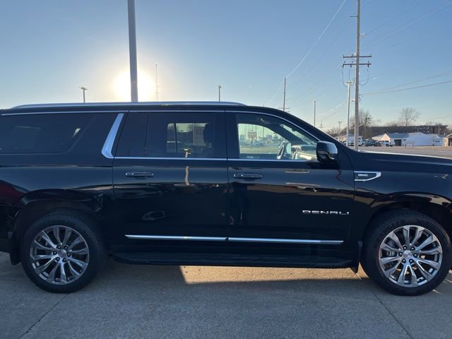 Used 2022 GMC Yukon XL Denali image 4
