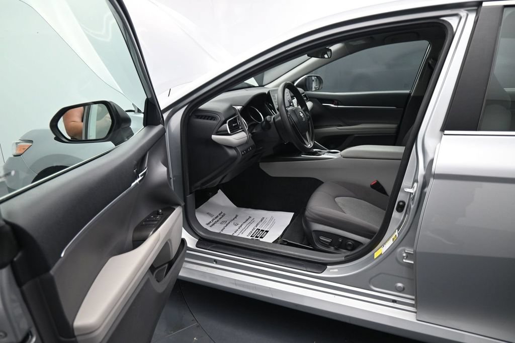 Used 2023 Toyota Camry LE FWD image 15