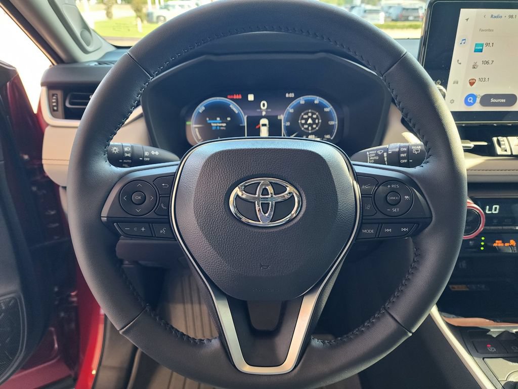 Used 2025 Toyota RAV4 Limited w/ Advanced Technology Package AWD/4WD image 19