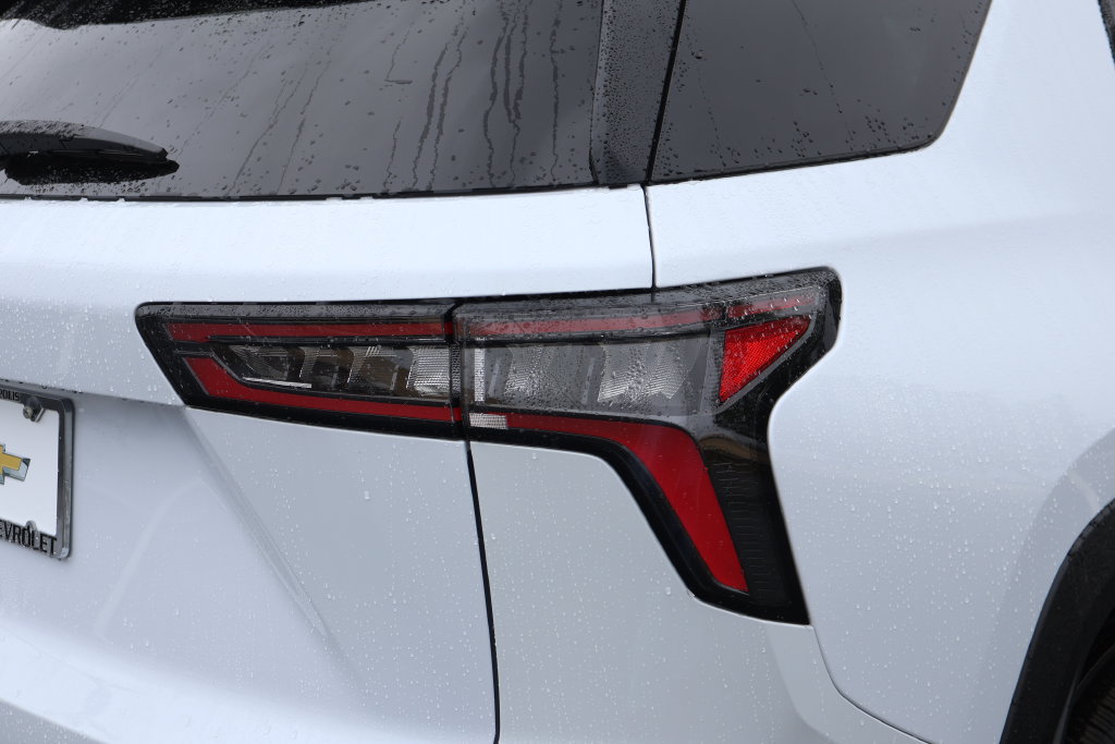 New 2027 Chevrolet Equinox RS w/ Safety and Technology Package AWD/4WD image 7