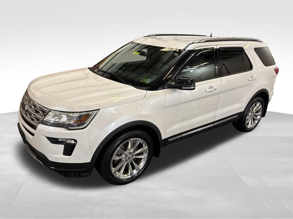 Used 2018 Ford Explorer XLT w/ Equipment Group 202A image 9