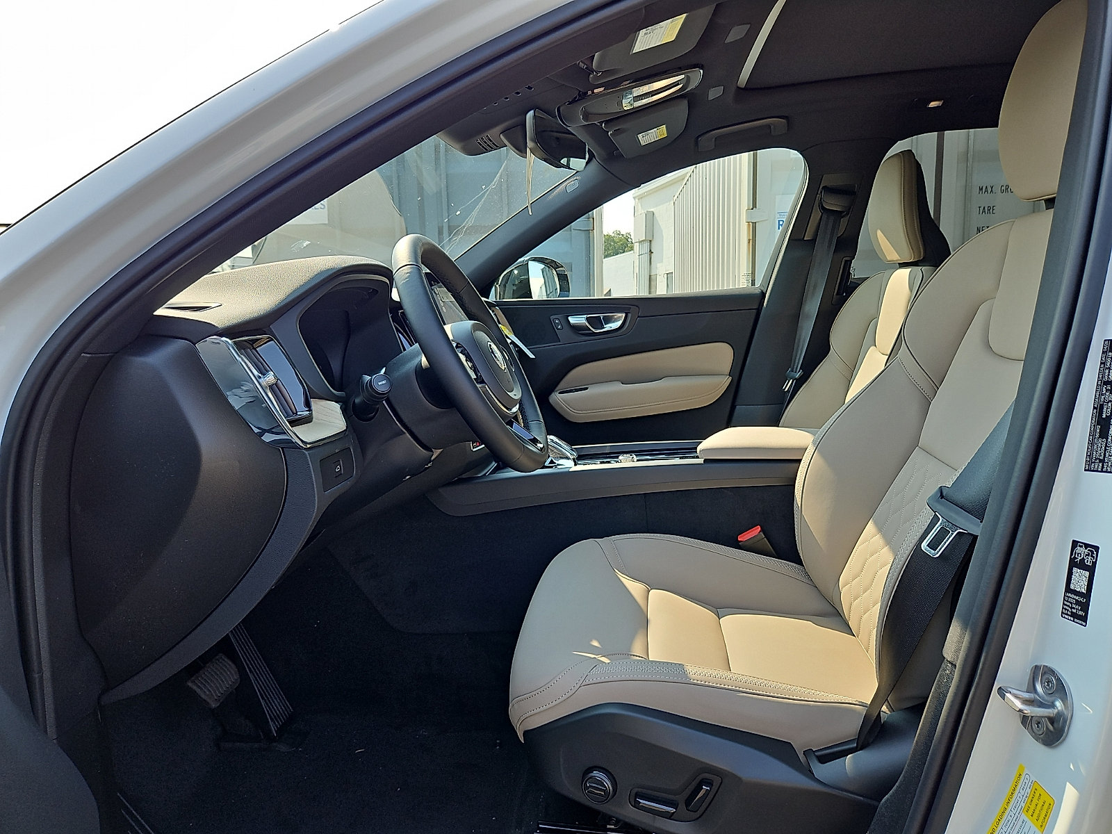 New 2026 Volvo XC60 B5 Plus w/ Climate Package AWD/4WD image 11