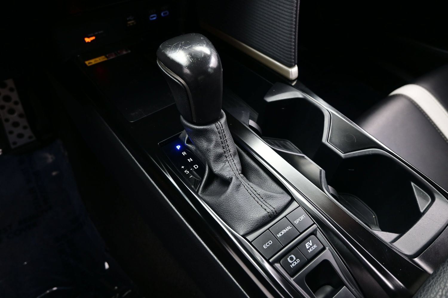 Used 2025 Toyota Camry SE FWD image 21