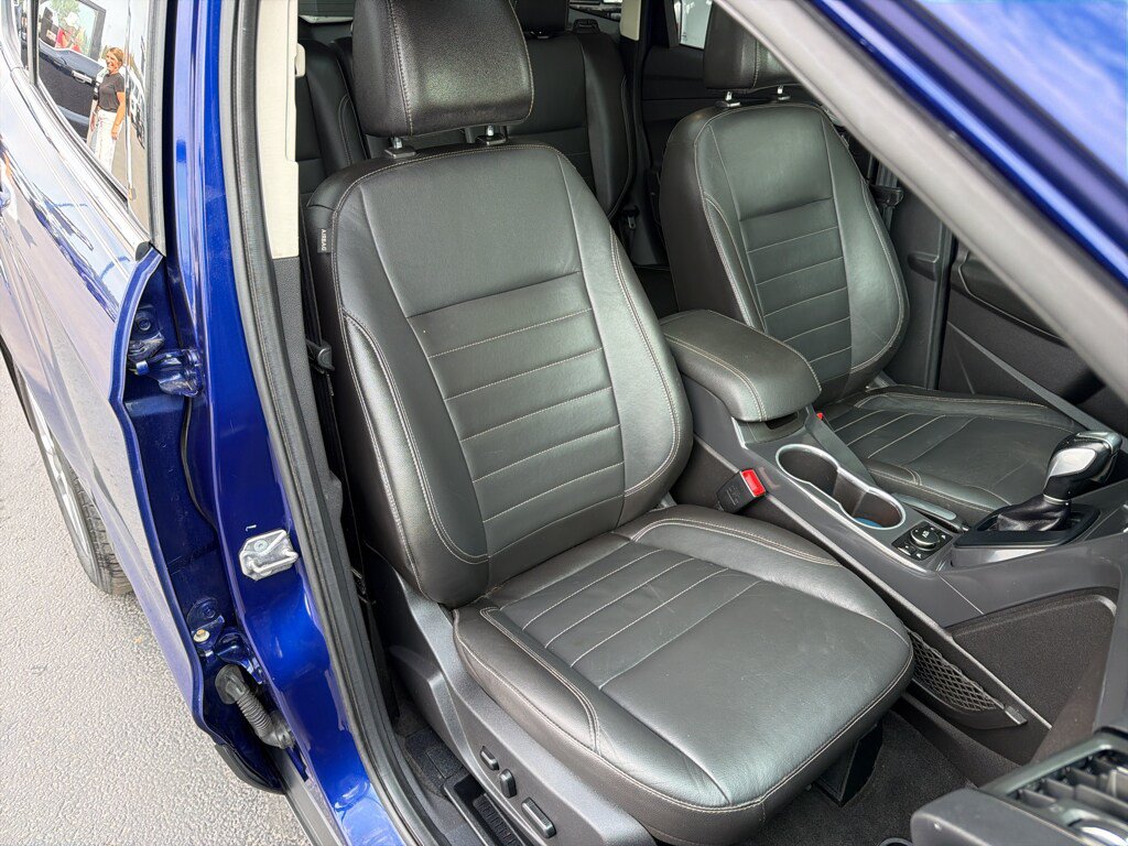 Used 2015 Ford Escape Titanium w/ Canadian Touring Package AWD/4WD image 8