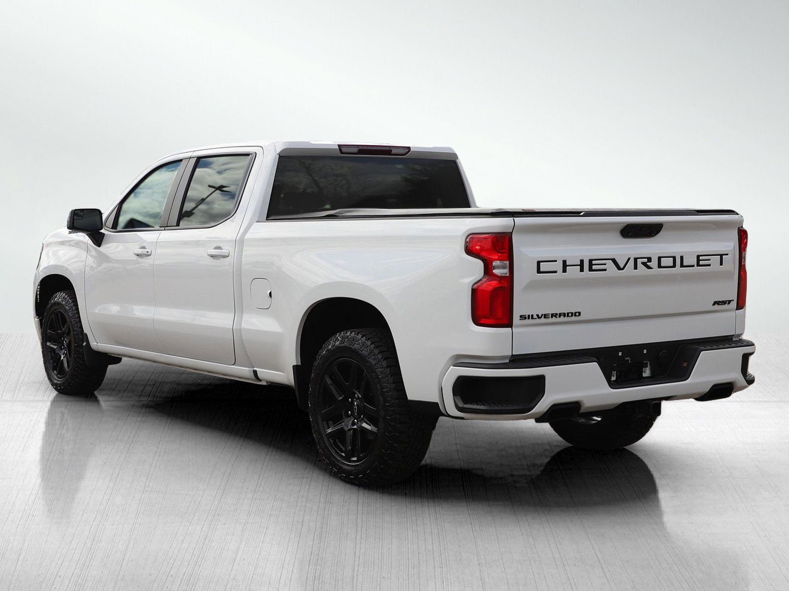 Used 2022 Chevrolet Silverado 1500 RST w/ Rally Edition AWD/4WD image 3