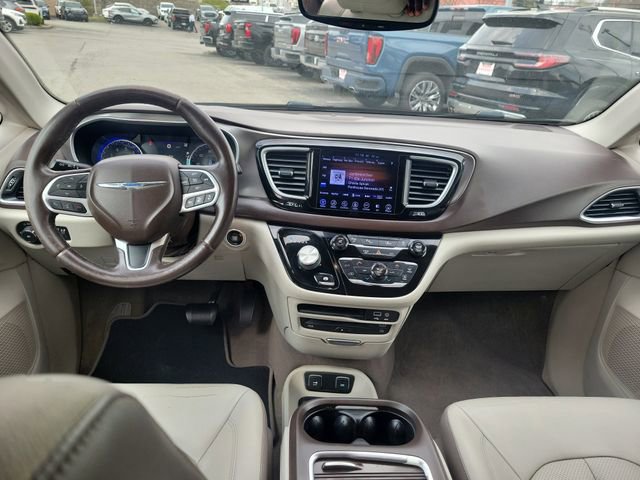 Used 2017 Chrysler Pacifica Touring-L Plus w/ Advanced Safetytec Group image 8