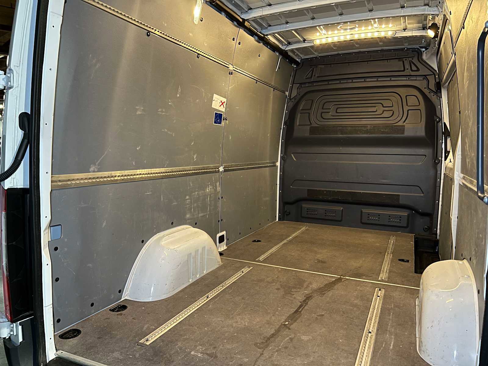 Used 2025 Mercedes-Benz Sprinter 2500 image 20