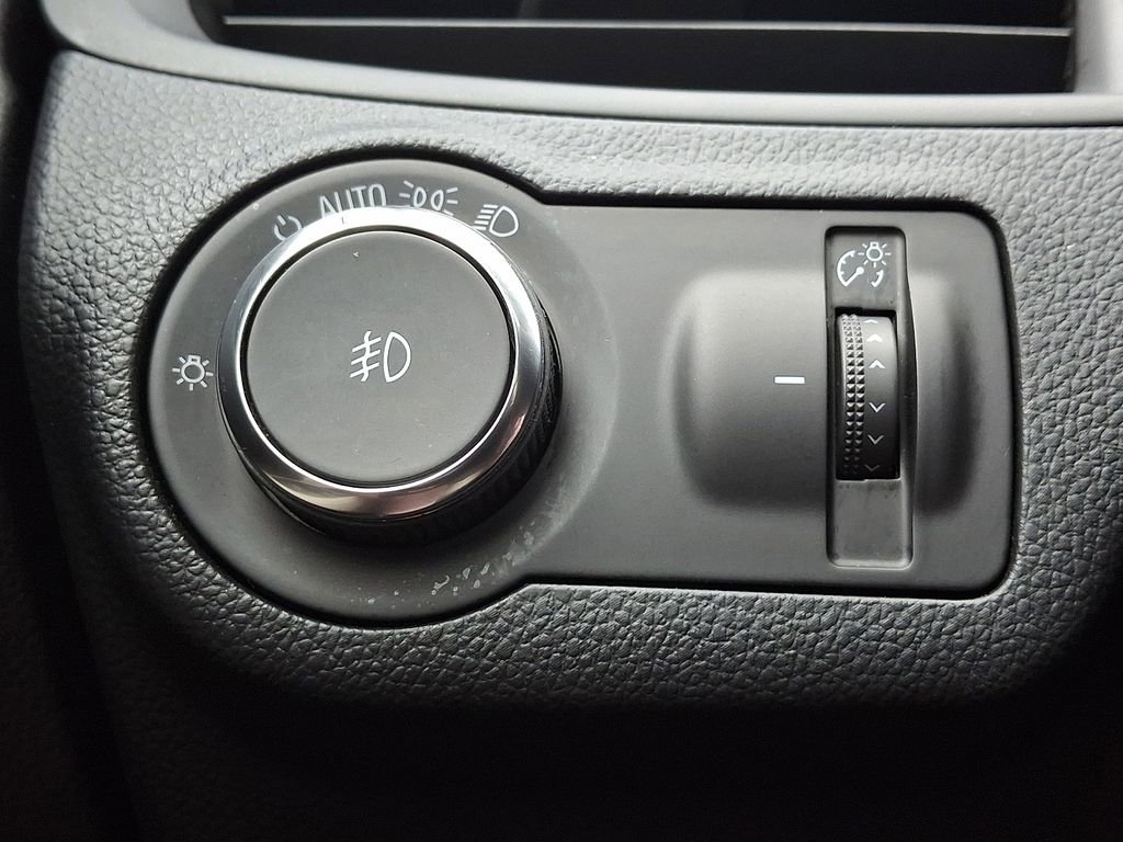 Used 2020 Buick Envision Essence AWD/4WD image 24