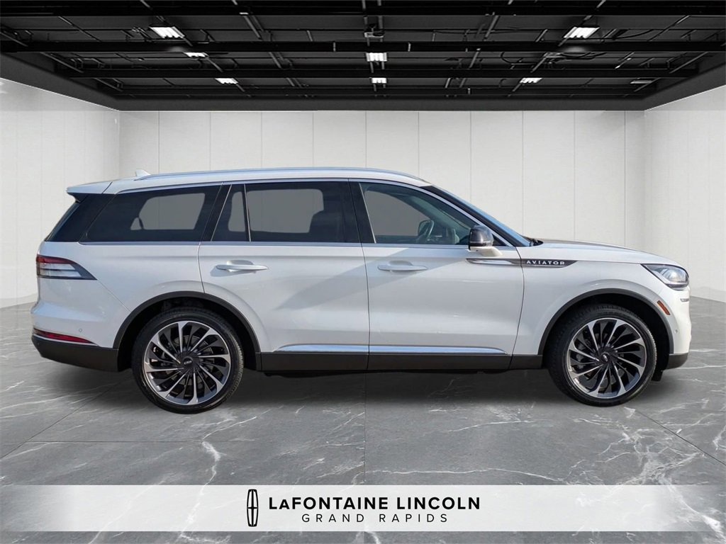 Certified 2024 Lincoln Aviator Reserve w/ Equipment Group 201A image 6