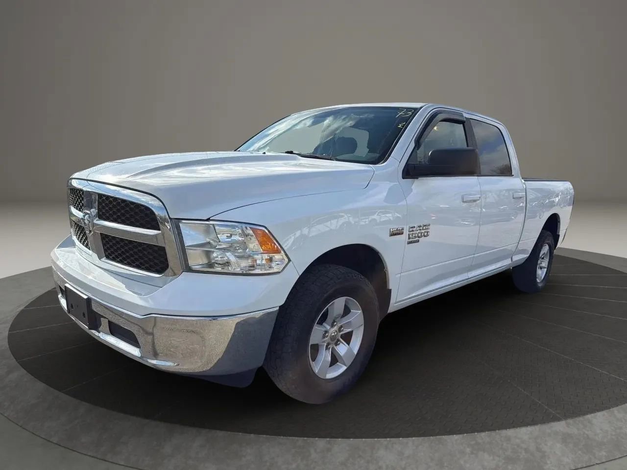Used 2019 RAM 1500 Classic SLT AWD/4WD image 1