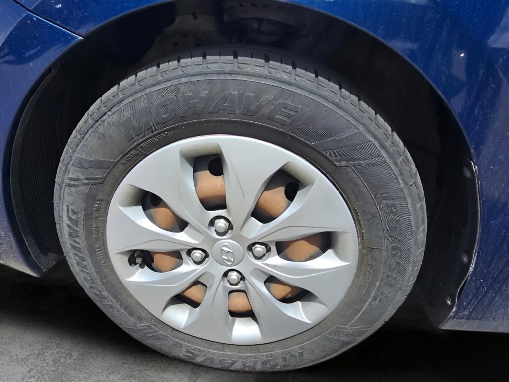 Used 2017 Hyundai Accent SE FWD image 17