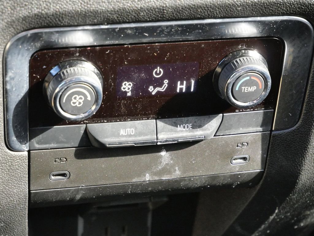 Used 2025 Chevrolet Tahoe LT image 34