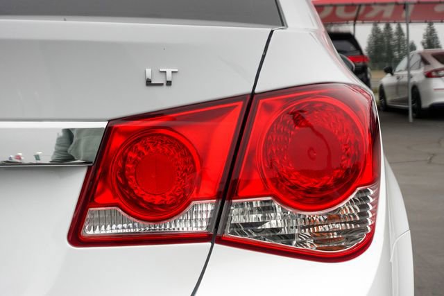 Used 2015 Chevrolet Cruze LT w/ Technology Package image 7