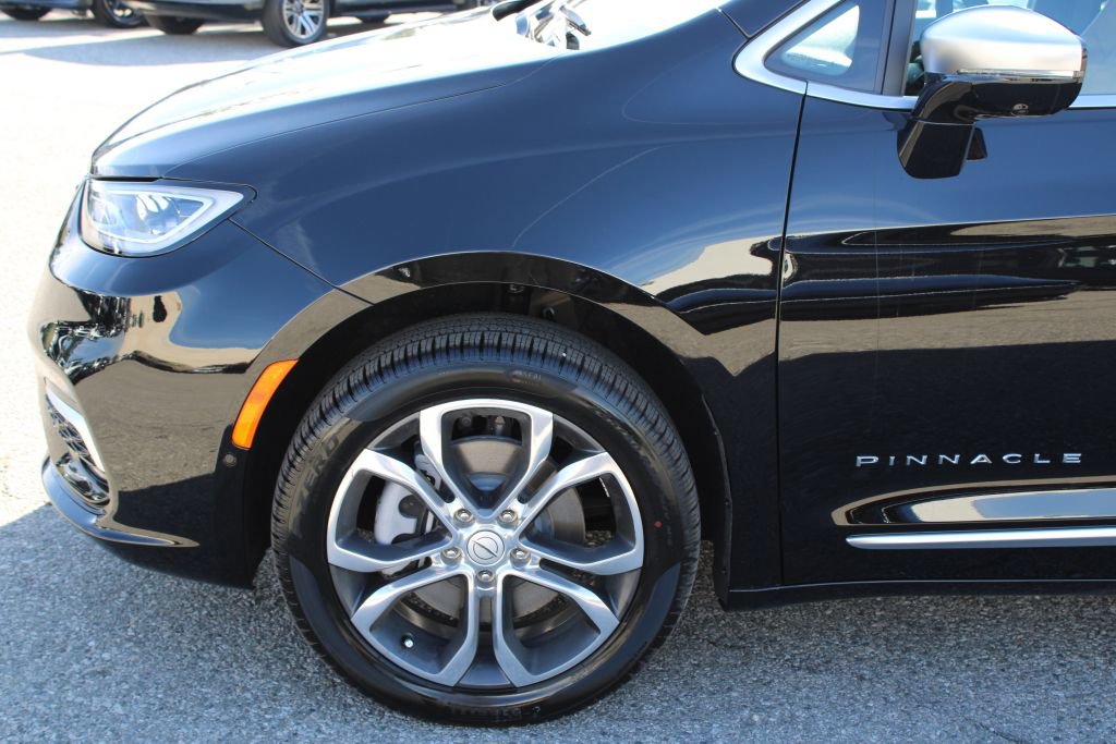 New 2026 Chrysler Pacifica Pinnacle image 7