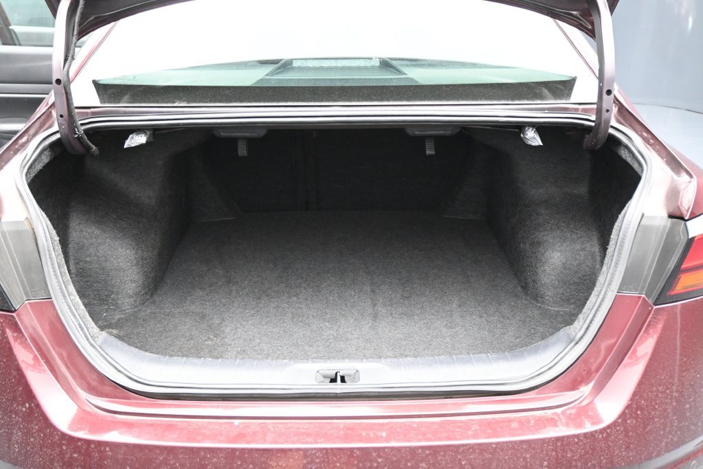 Used 2025 Nissan Altima 2.5 SV FWD image 28