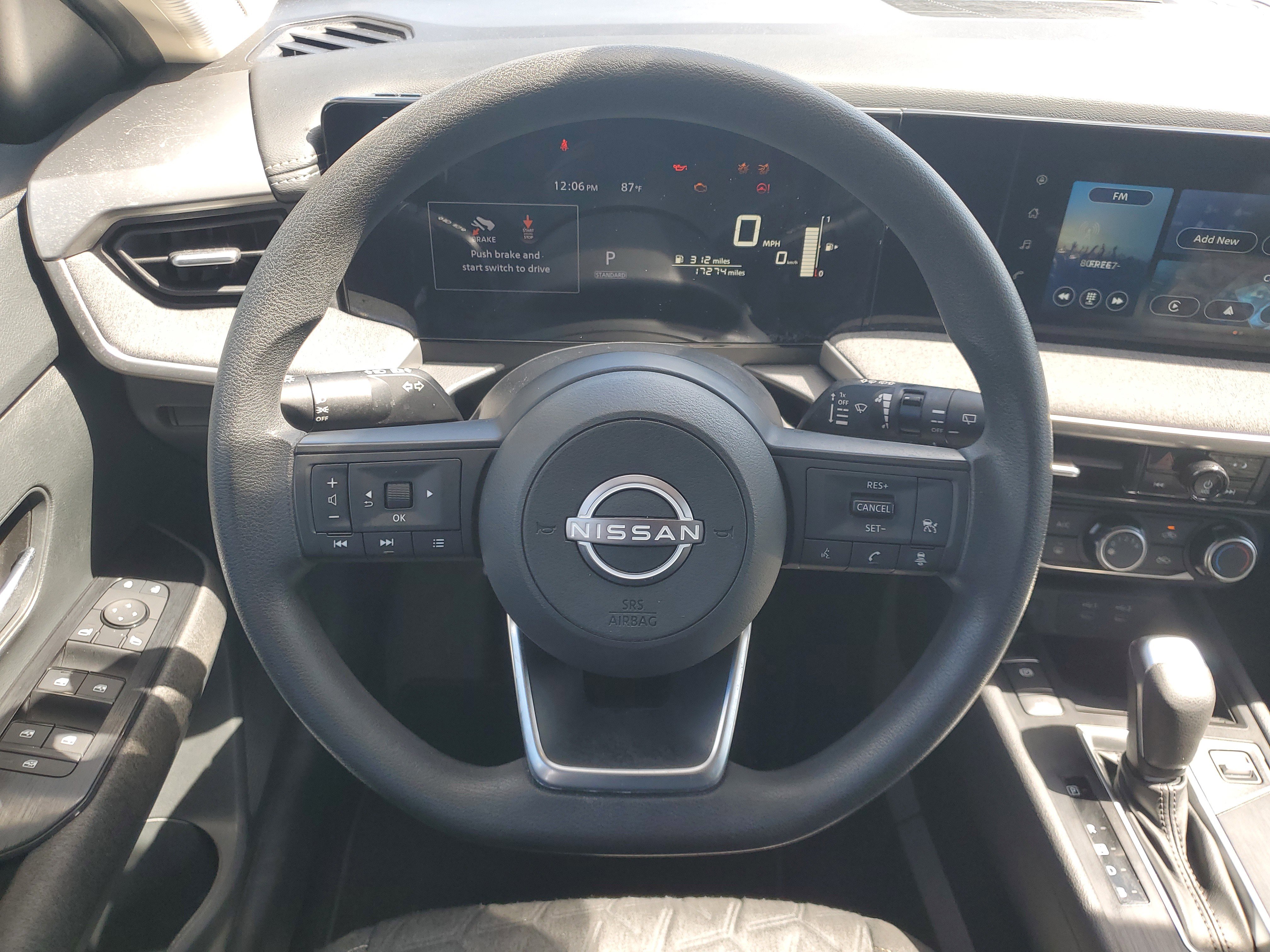 Used 2025 Nissan Kicks SV image 17