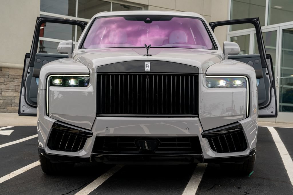Used 2025 Rolls-Royce Cullinan AWD/4WD image 4