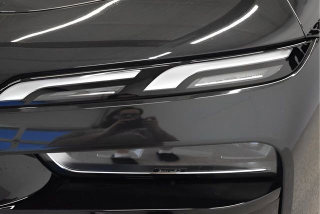 Used 2023 BMW 760i xDrive AWD/4WD image 15