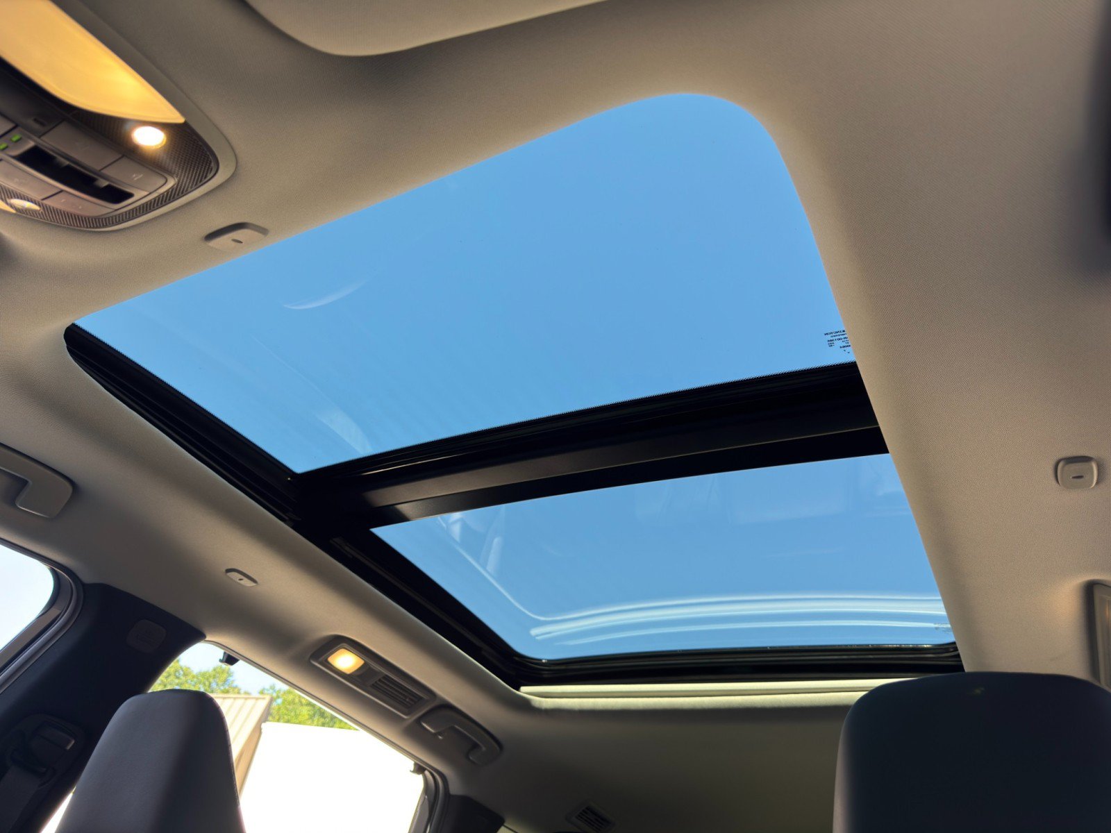 Used 2026 INFINITI QX60 Luxe w/ Cargo Package FWD image 12