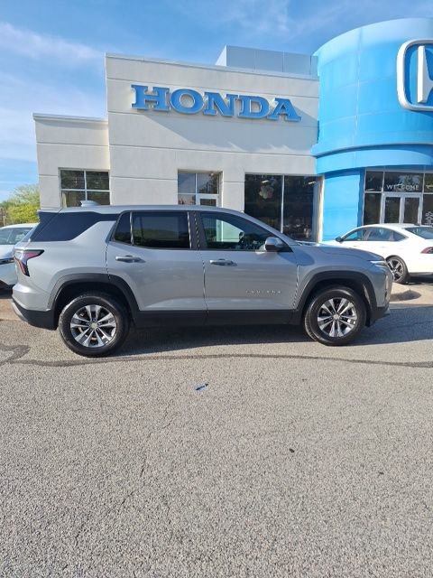 Used 2025 Chevrolet Equinox LT w/ Safety and Technology Package AWD/4WD image 6