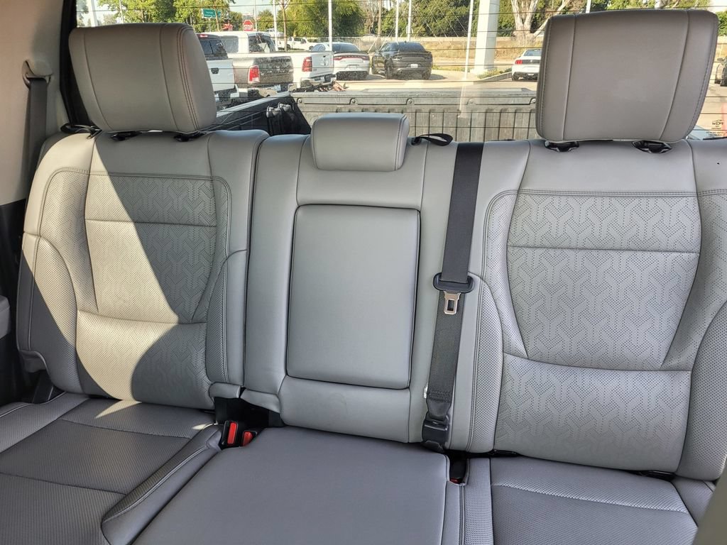 Used 2023 Toyota Tundra Limited AWD/4WD image 11
