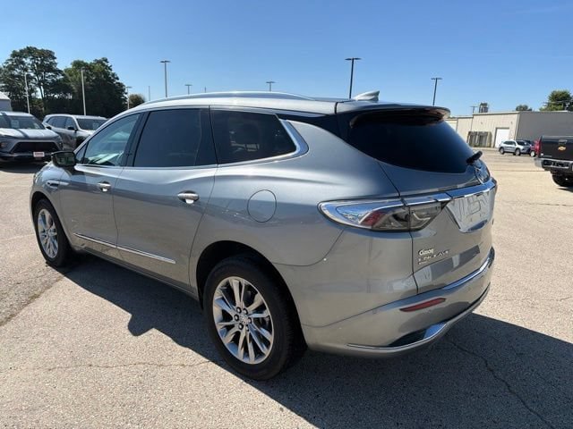 Used 2023 Buick Enclave Avenir w/ Avenir Technology Package AWD/4WD image 3