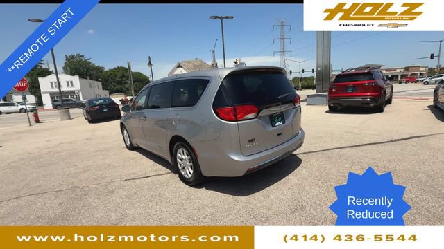 Used 2020 Chrysler Pacifica Touring FWD image 6