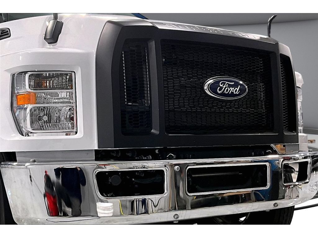 Used 2023 Ford F750 2WD Regular Cab Super Duty image 26