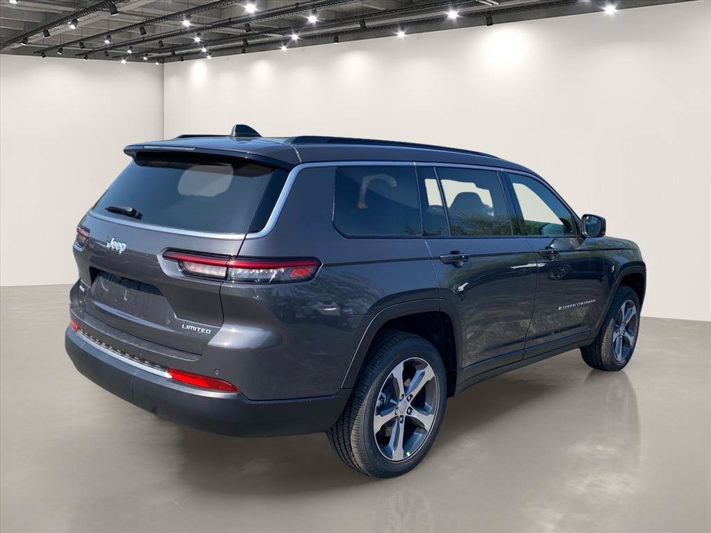 New 2026 Jeep Grand Cherokee L Limited w/ Trailer Tow Package AWD/4WD image 4